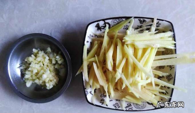 仔姜丝蒸丝瓜的做法