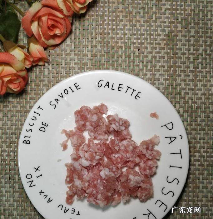 怎样做美味的莴笋叶肉丸子