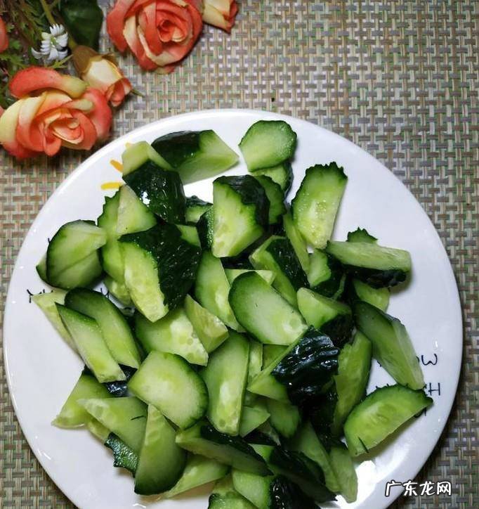怎样做美味的黄瓜胡萝卜炒鸡蛋
