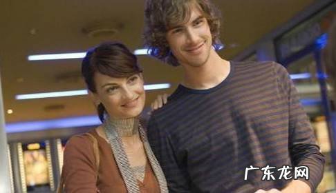 第一次约女生看电影需要注意什么