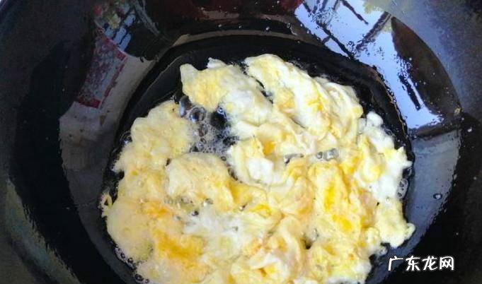 家常西葫芦鸡蛋炒圆葱的做法