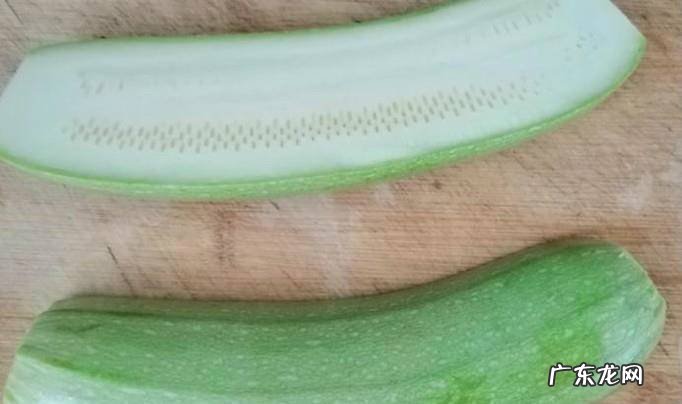 家常西葫芦鸡蛋炒圆葱的做法