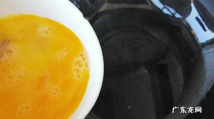 家常西葫芦鸡蛋炒圆葱的做法