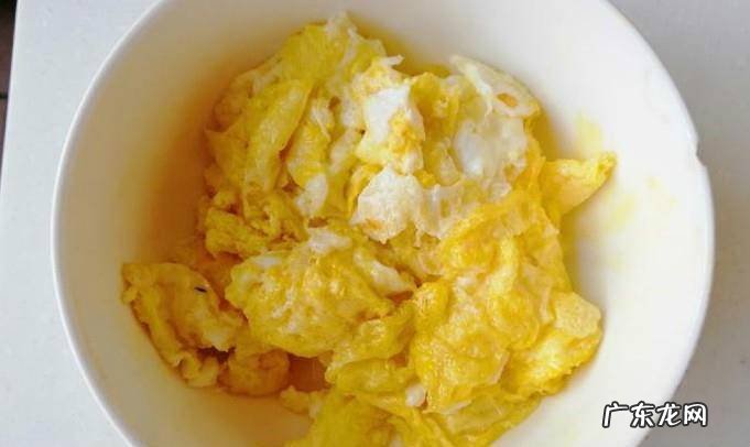 家常西葫芦鸡蛋炒圆葱的做法