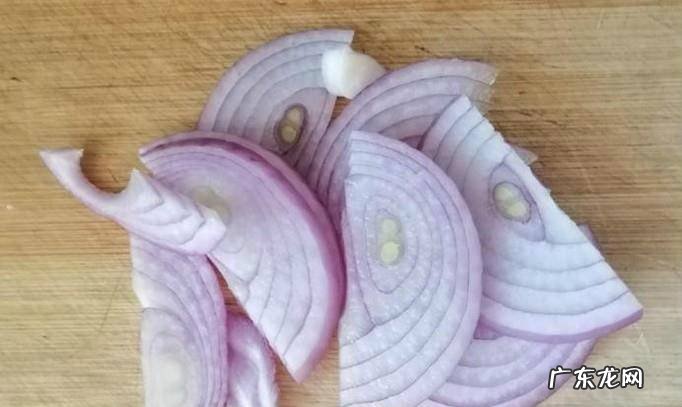 家常西葫芦鸡蛋炒圆葱的做法