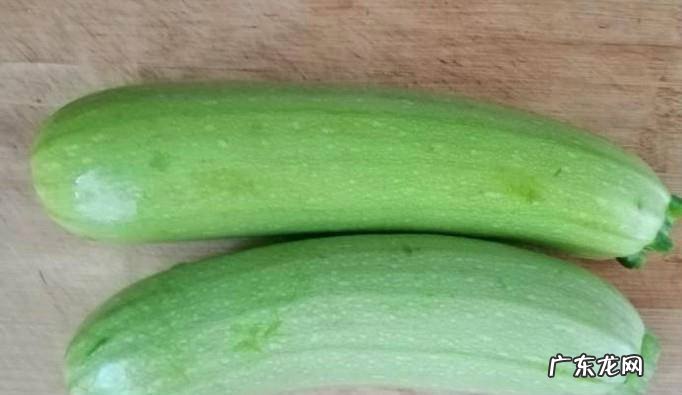 家常西葫芦鸡蛋炒圆葱的做法