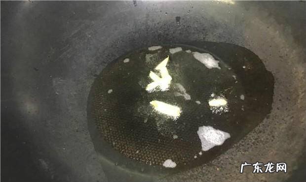 玉米红萝卜丁炒瘦肉的家常做法