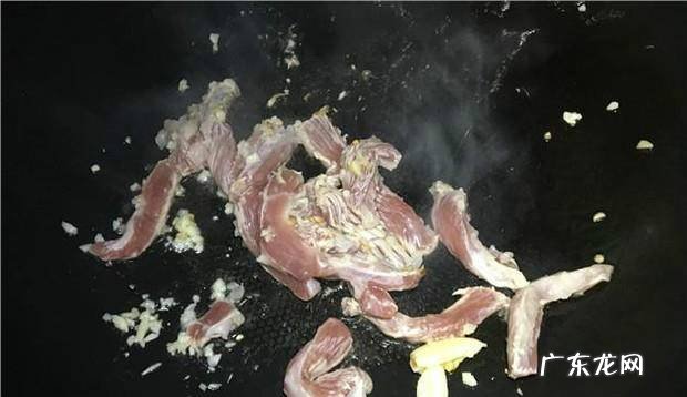 海带炒瘦肉的家常做法