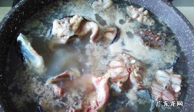 仔姜焖埃及塘角鱼的做法