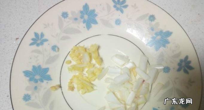 酱炒茴香鸡蛋的家常做法