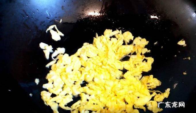 酱炒茴香鸡蛋的家常做法