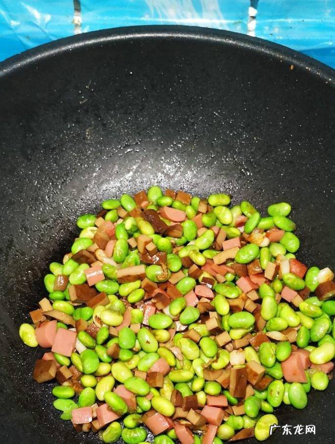 怎样做美味的毛豆香干炒火腿