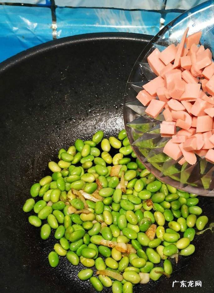 怎样做美味的毛豆香干炒火腿