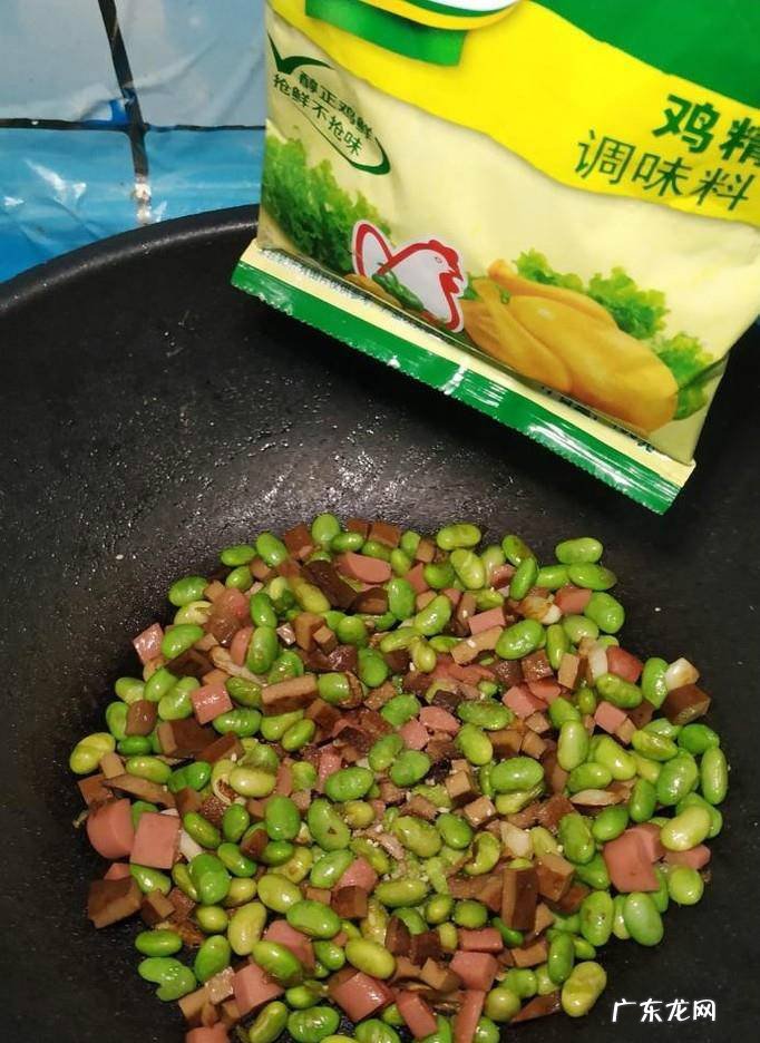 怎样做美味的毛豆香干炒火腿