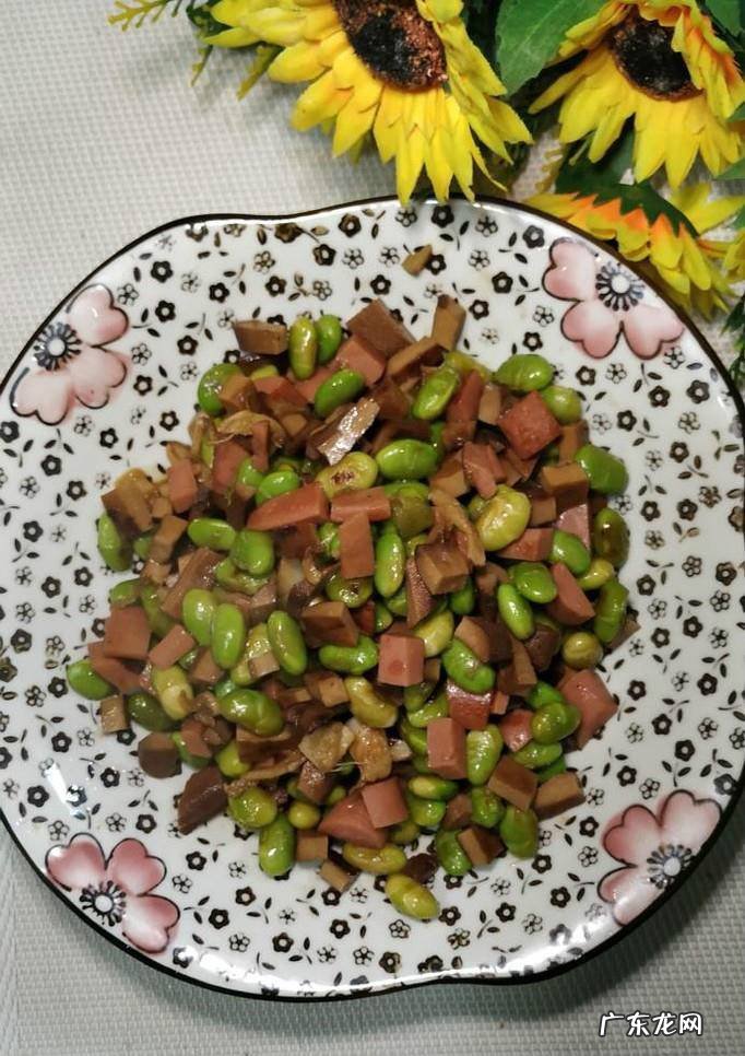 怎样做美味的毛豆香干炒火腿