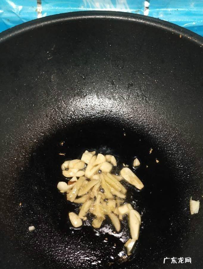 怎样做美味的毛豆香干炒火腿