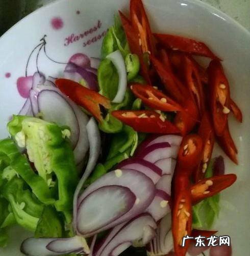 洋葱爆炒肥牛卷的做法——肥牛卷怎么做好吃