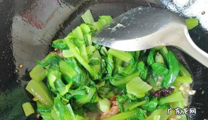 油菜熟肉炒豆腐的做法