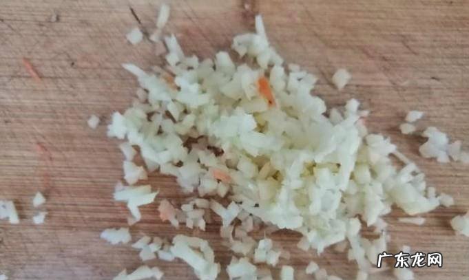 油菜熟肉炒豆腐的做法