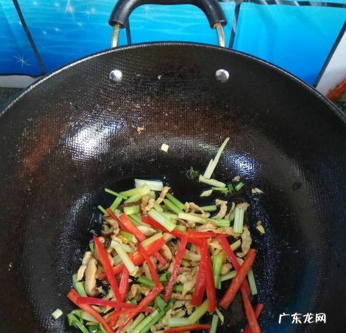 怎样做美味的芹菜香菇炒肉