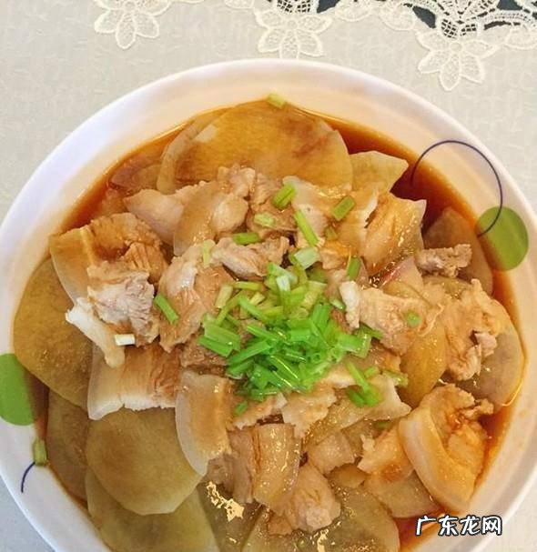 酸辣五花肉土豆片的家常做法