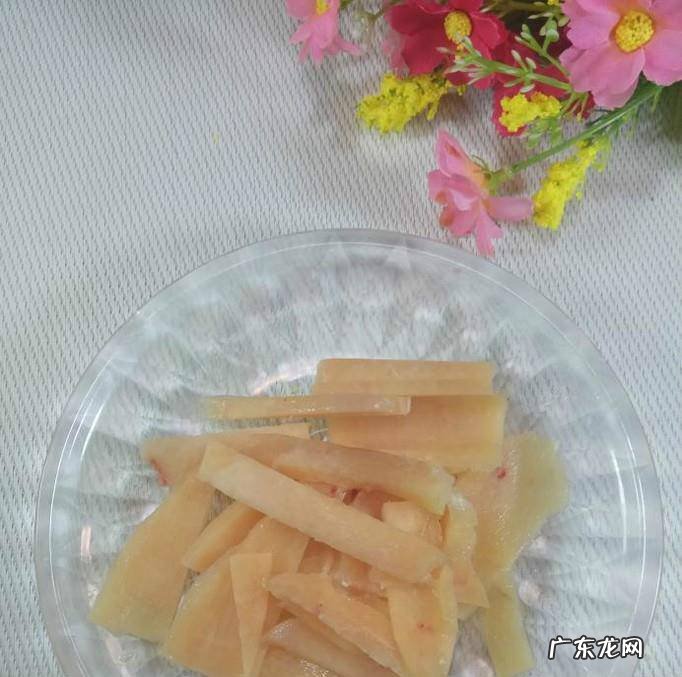 怎样做美味的胡萝卜芹菜炒鸡脯肉