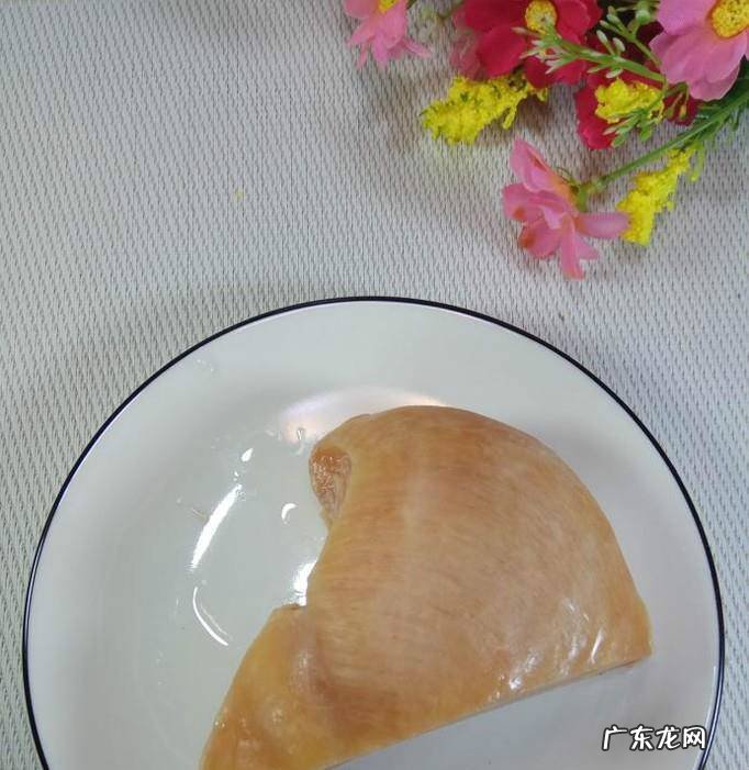 怎样做美味的胡萝卜芹菜炒鸡脯肉