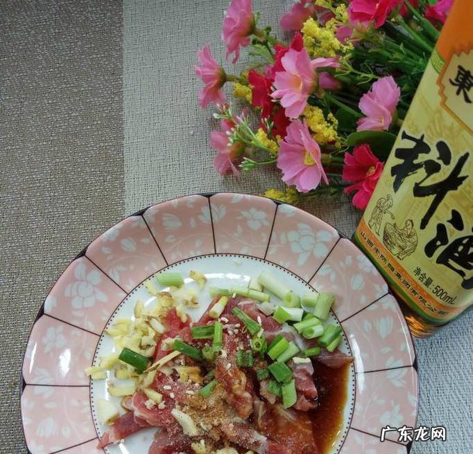 怎样做美味的白菜木耳炒肉