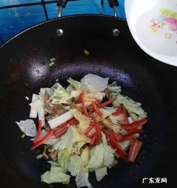 怎样做美味的白菜木耳炒肉