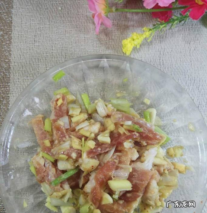 怎样做美味的青椒木耳炒肉丝