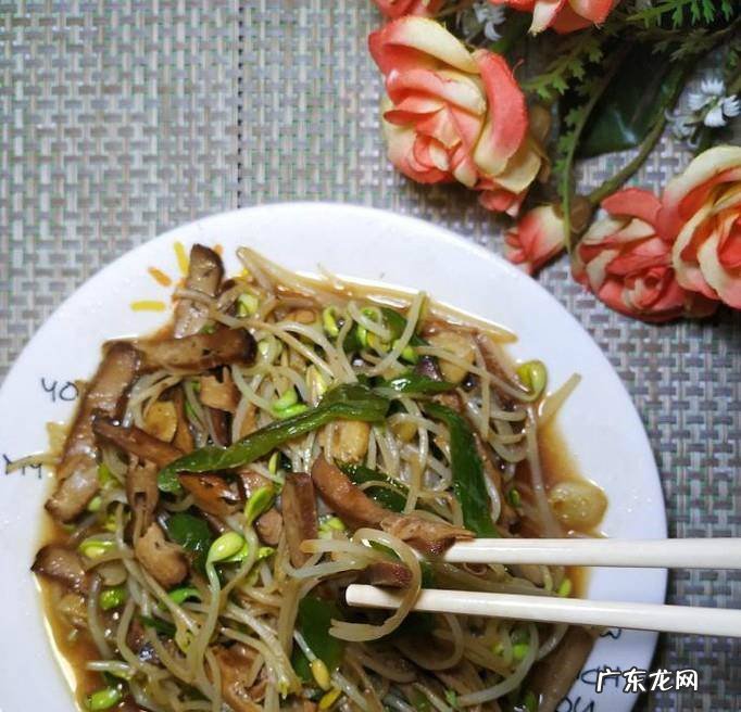 怎样做美味的黄豆芽青椒炒豆干
