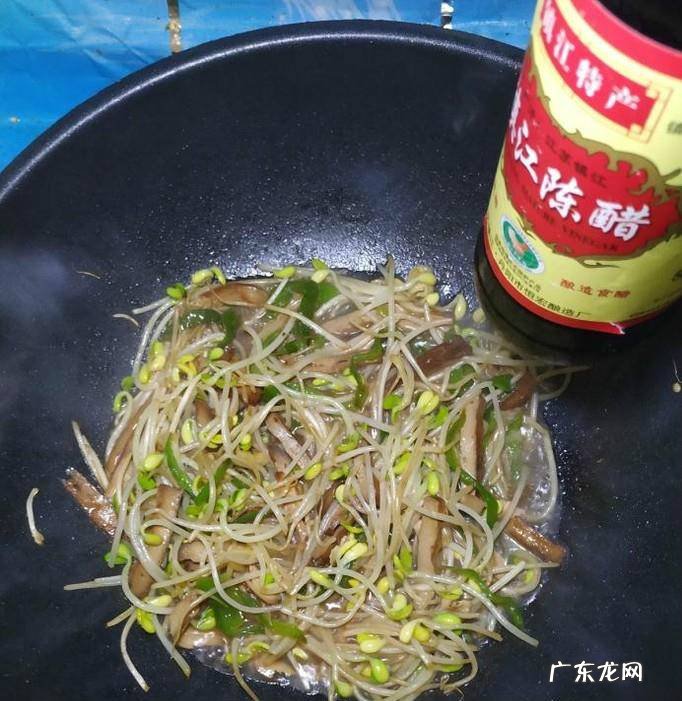 怎样做美味的黄豆芽青椒炒豆干