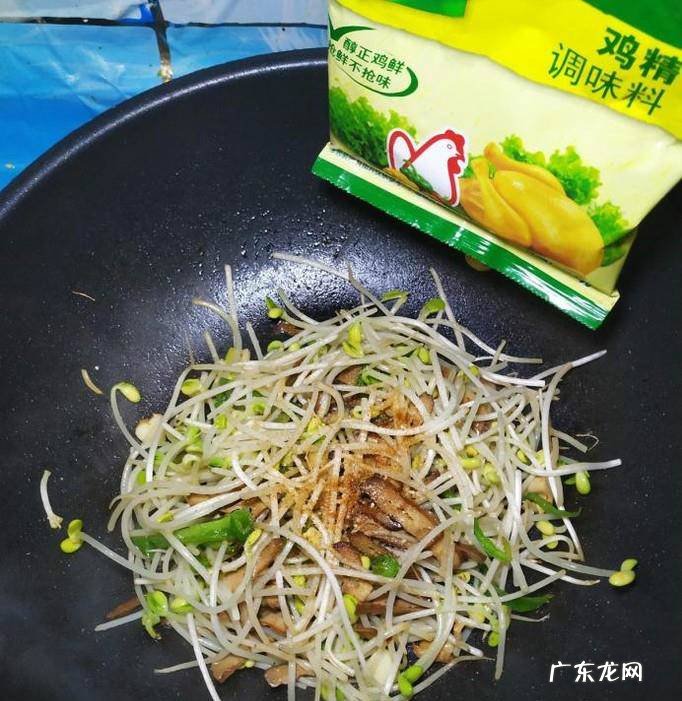 怎样做美味的黄豆芽青椒炒豆干