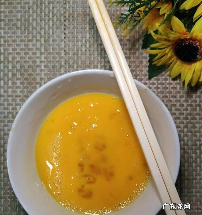 怎样做美味的韭菜鸡蛋粉条煎饺