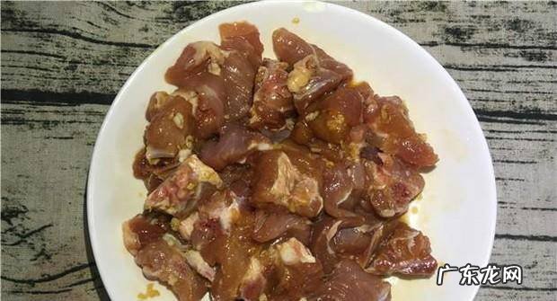 花生蒸排骨的做法