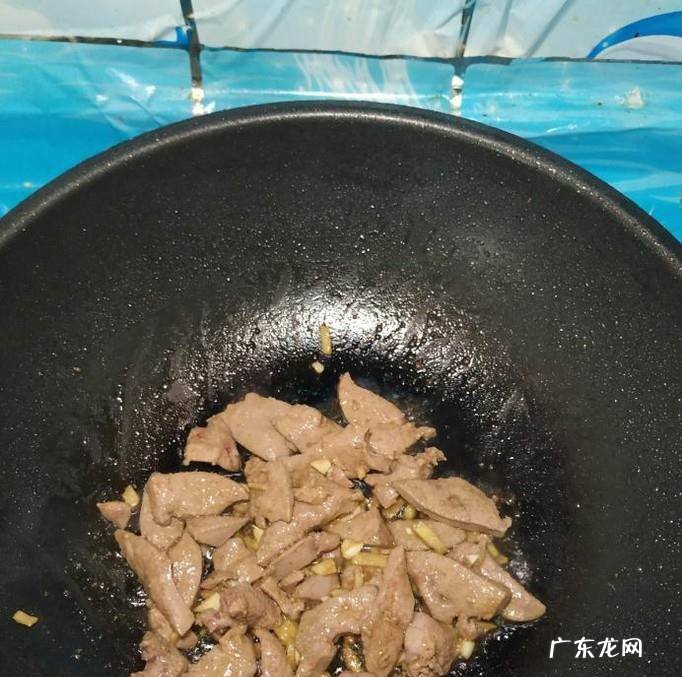 怎样做美味的洋葱炒猪肝