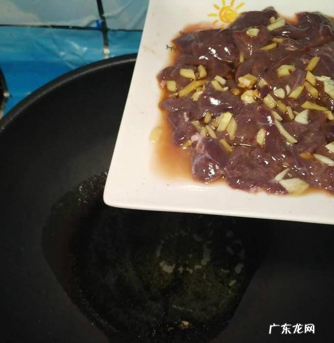 怎样做美味的洋葱炒猪肝