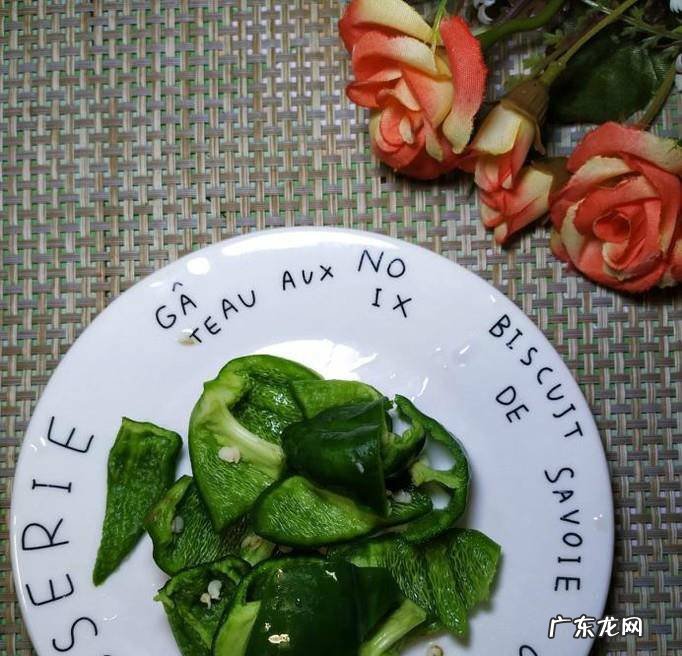 怎样做美味的土豆毛豆炒香肠