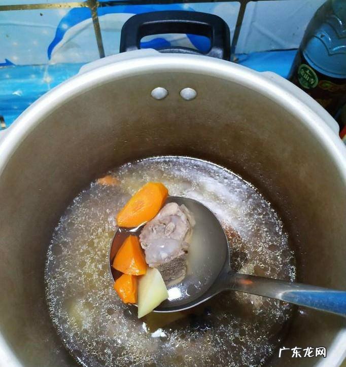 怎样做美味的胡萝卜土豆炖排骨