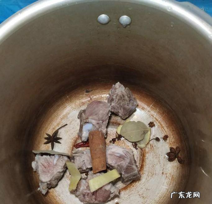 怎样做美味的胡萝卜土豆炖排骨