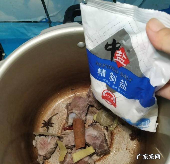 怎样做美味的胡萝卜土豆炖排骨
