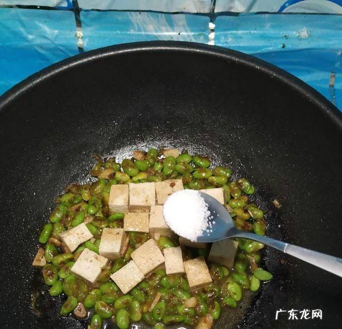怎样做美味的毛豆烧豆腐