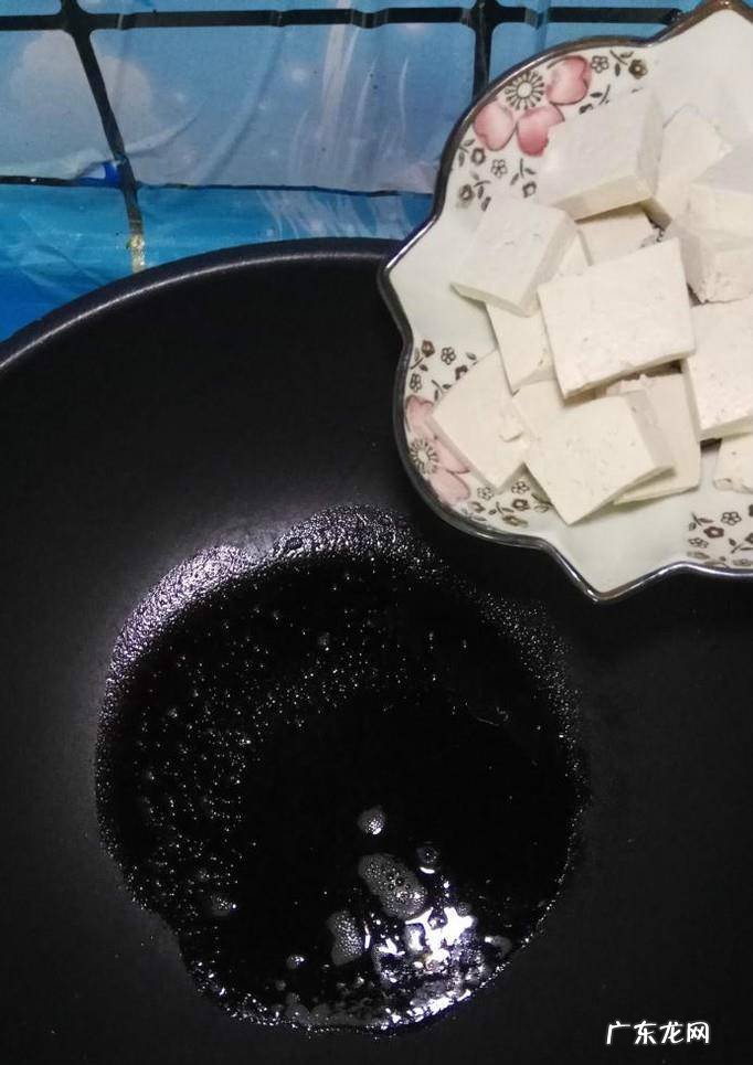 怎样做美味的土豆香肠炒豆腐