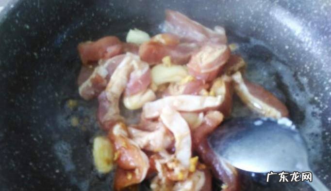 肉丝炒油豆腐皮的做法