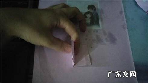 如何折一个温暖的折纸小床和一床被子