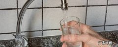自来水的氯对人体有害吗,自来水里含氯影响身体健康吗?
