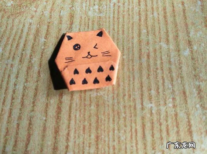 如何折一只猫咪手偶
