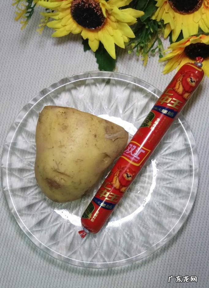 怎样做美味的土豆香肠西葫芦圈