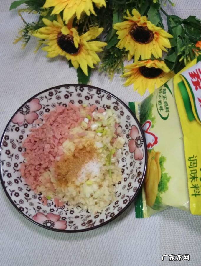 怎样做美味的土豆香肠西葫芦圈