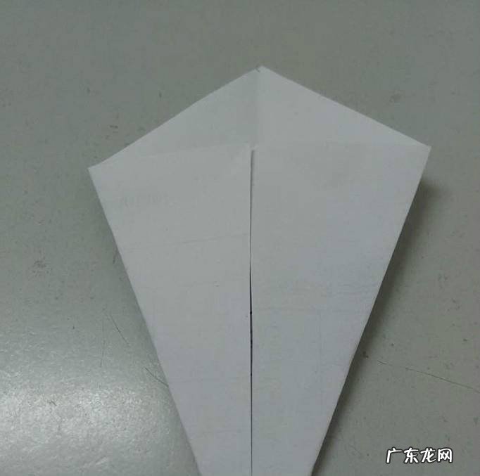 手工折纸怎么用纸折一个可爱的小碗冰淇淋